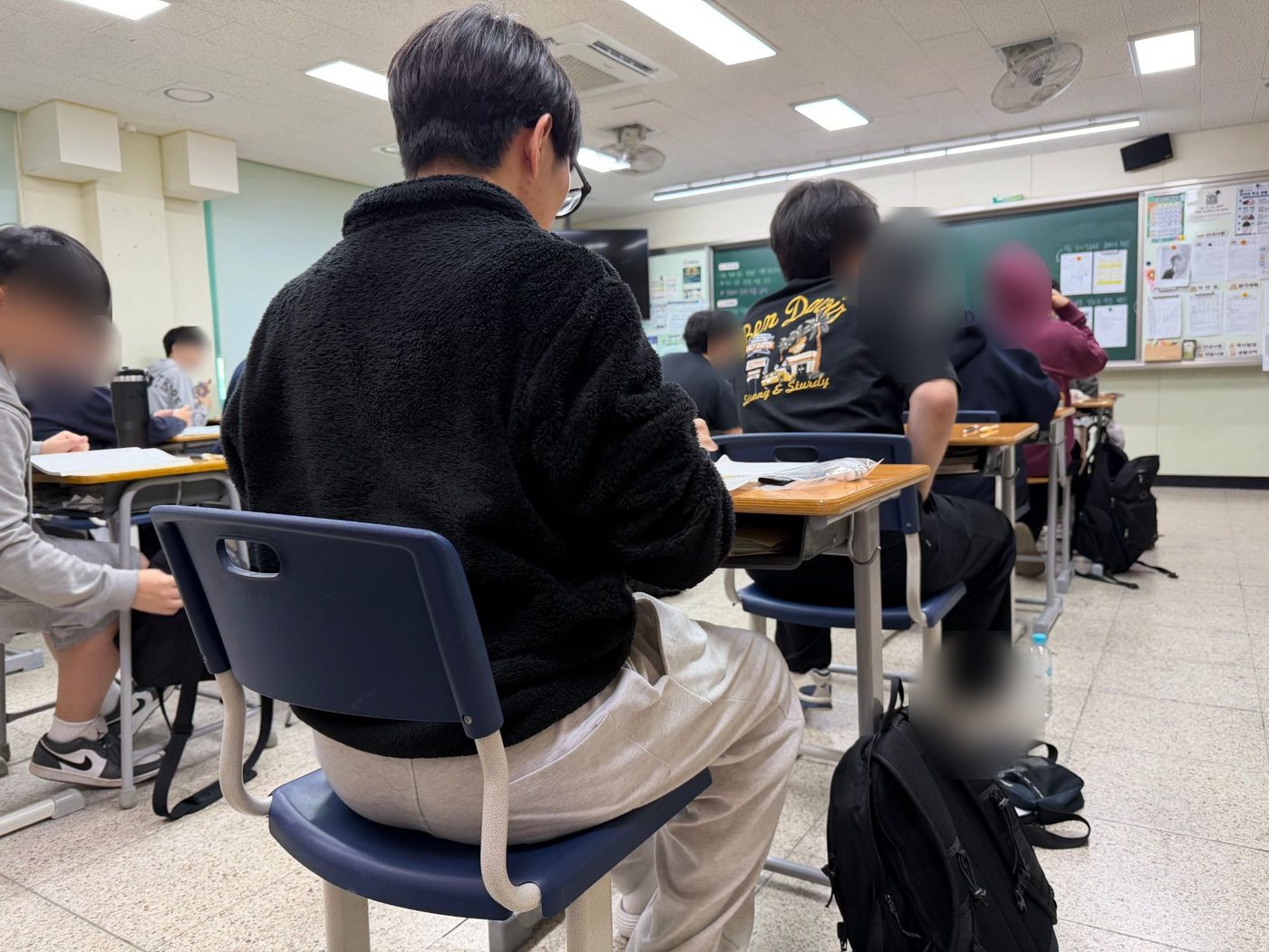 시험 직전 고사장 교실 뒤편 전경